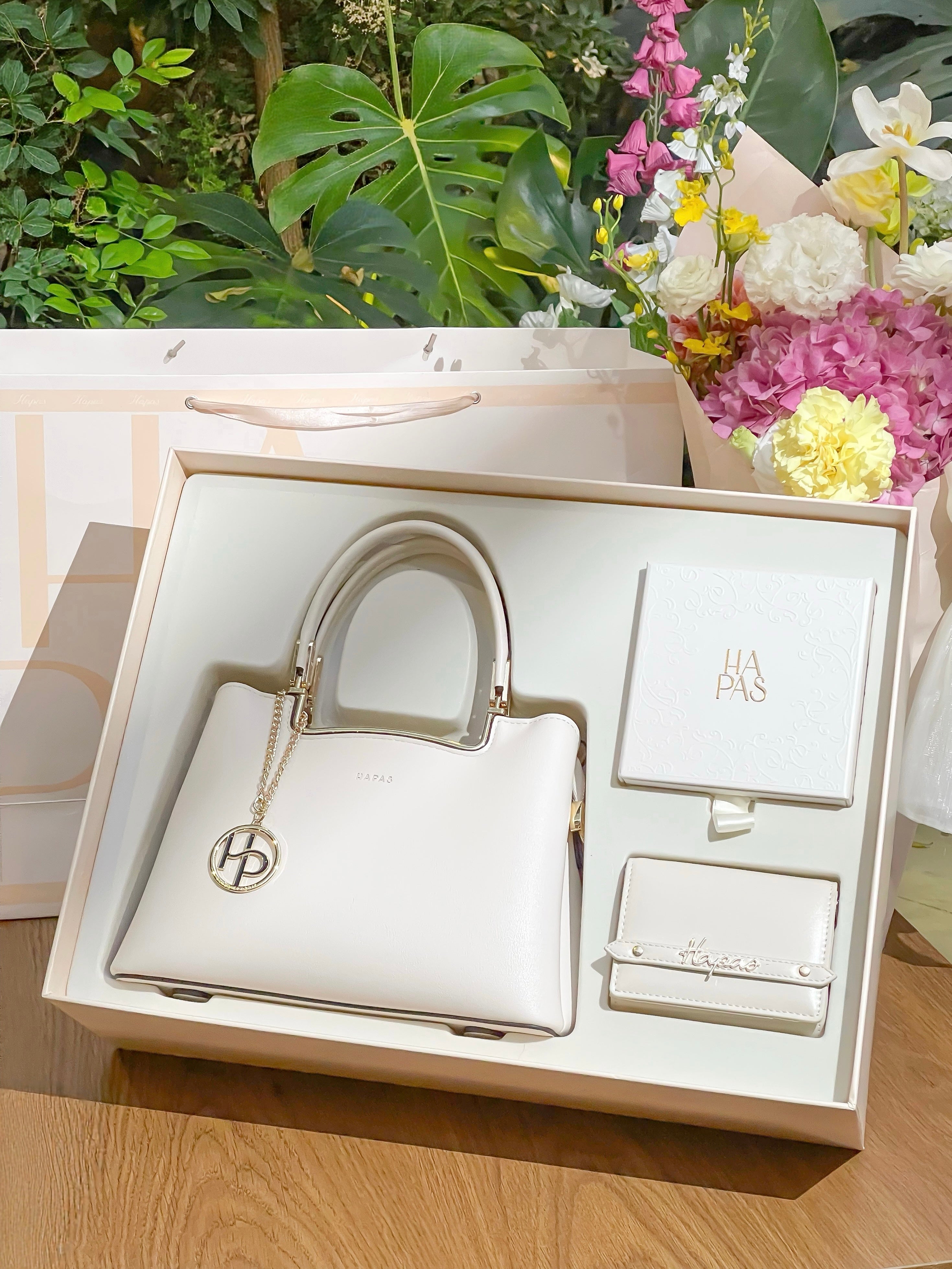 HAPAS Grace Gift Set กระเป๋า Tag G